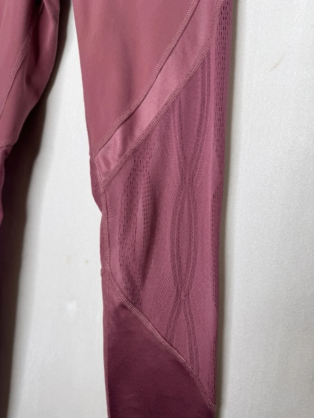 ALO / Vitality mesh panel full length athletic leggings in Grenache pink / S